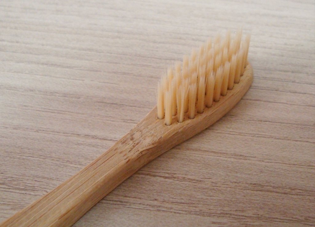 colgate entra para o mercado de escova dental de bambu