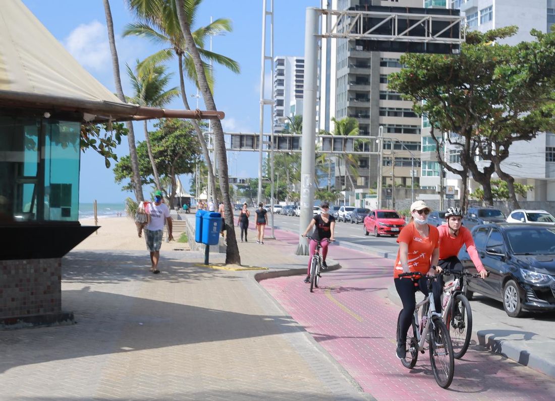 restrições nas praias do recife não afastam moradores